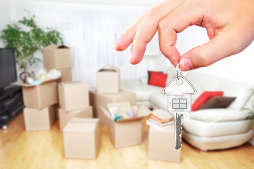 Careful packing and unpacking support for residential and commercial customers in Maze Hill